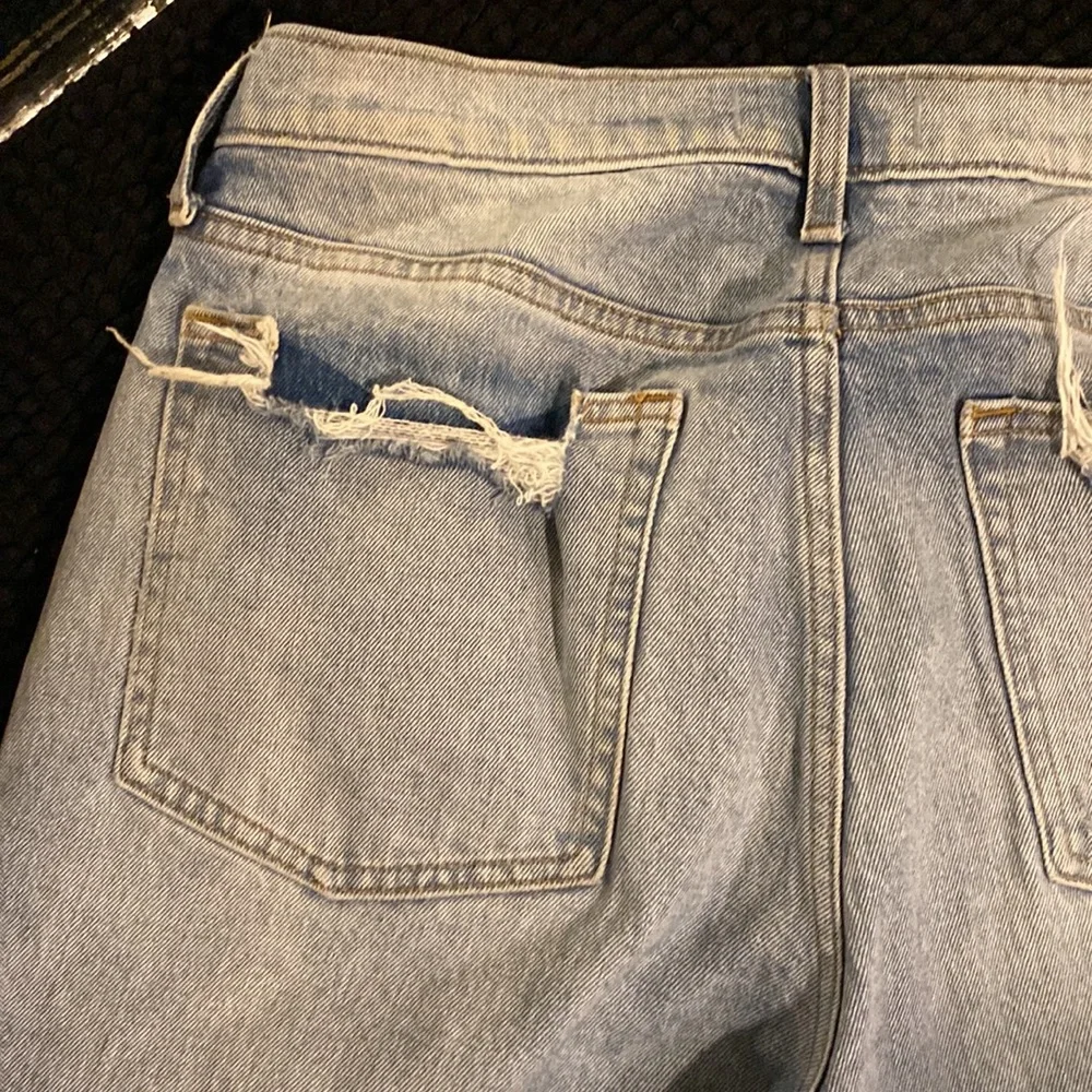 Abercrombie & Fitch Mid Rise Boyfriend Jeans - Picture 9 of 9
